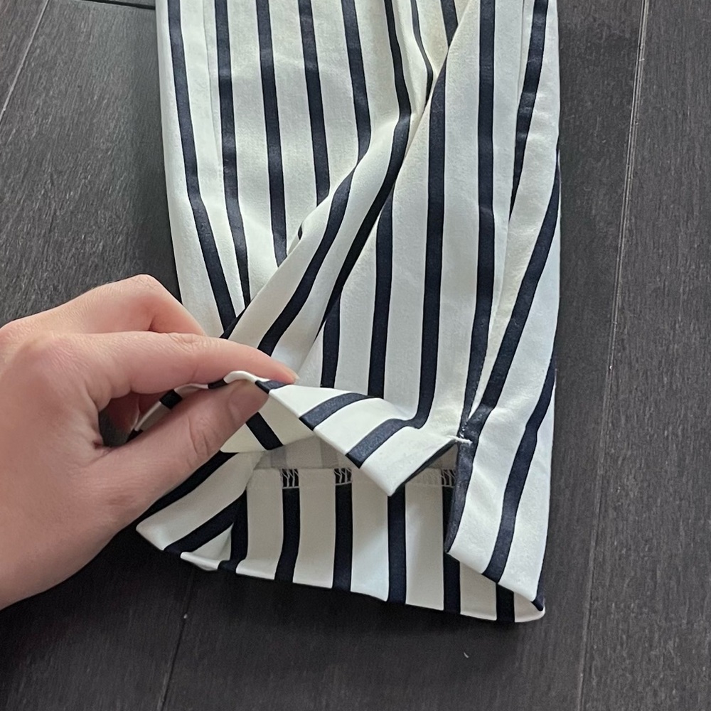 H&M Navy and White Striped Slacks Size 2 Ankle Height
Business Casual, Office - Picture 6 of 13